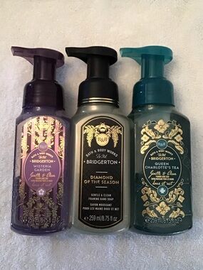 Bath & Body Works/Bridgerton bundle of 3 foaming hand soaps